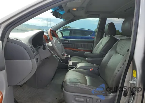 2010 Toyota Sienna Xle z USA, uszkodzony, nr VIN 5TDDK4CC1AS031488